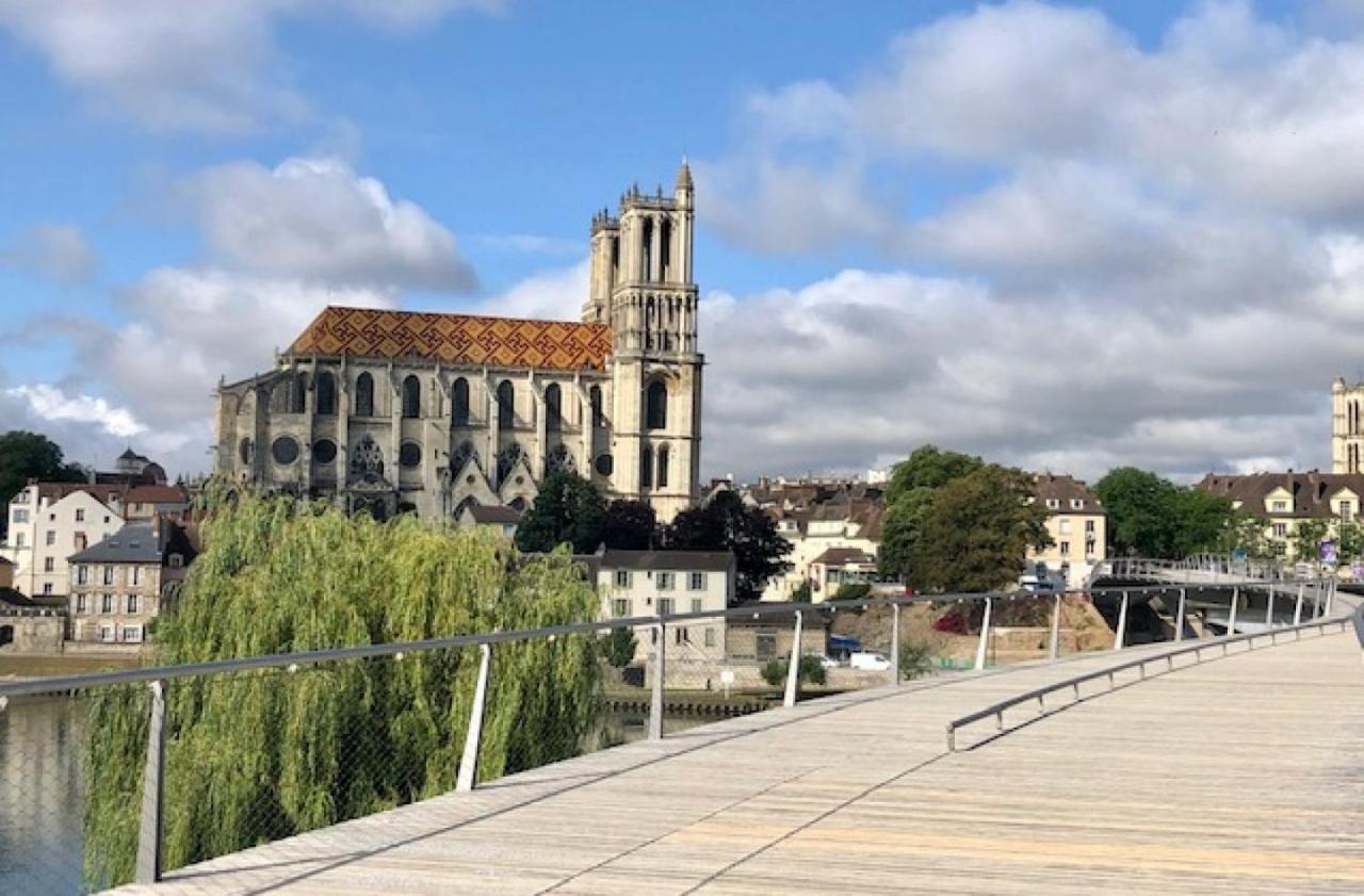 Appartement Avec Jardin Et Terrasse Pres De Paris Mantes-la-Jolie Zewnętrze zdjęcie