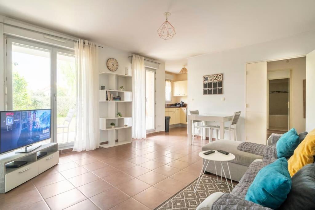 Appartement Avec Jardin Et Terrasse Pres De Paris Mantes-la-Jolie Zewnętrze zdjęcie